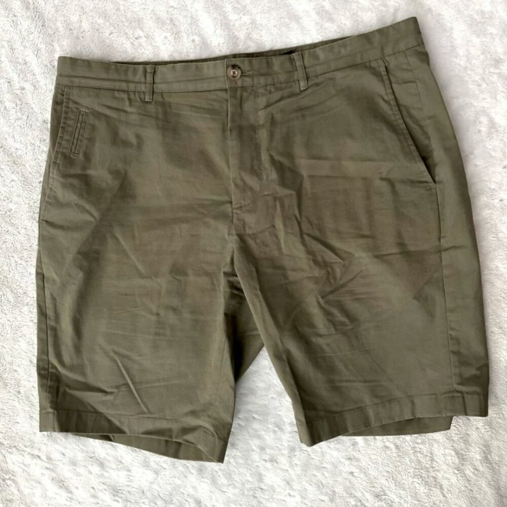 $195 NEW - Vince Lightweight Slim Fit Griffith Green Chino Shorts Mens Size 34
